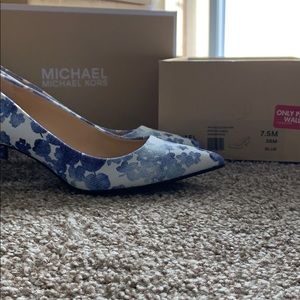Michael Kors MK Flex Kitten Pump